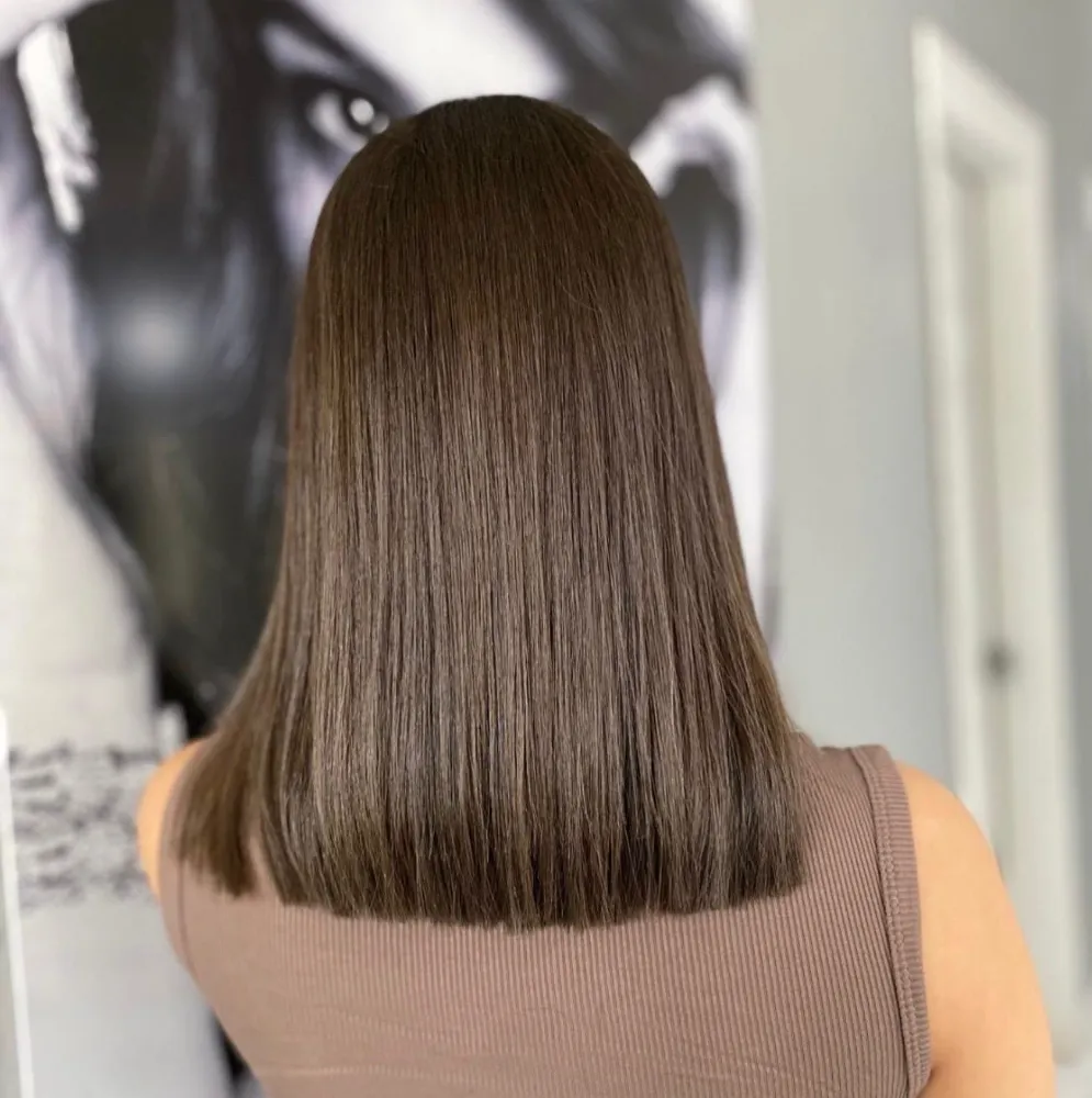 Alisado y cabello largo con acabado de salón LOTUS